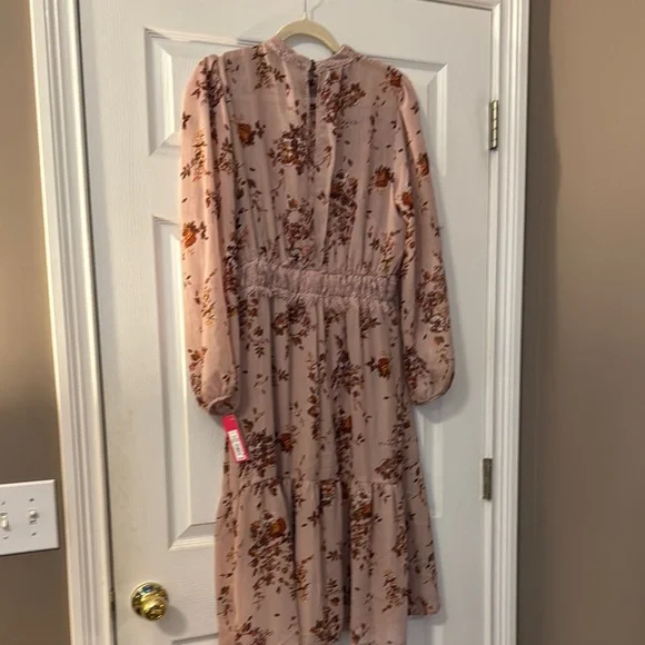 Beautiful Floral Pink Dress - Picture 3 of 5